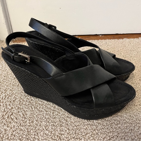 Libby Edelman wedge sandals- black size 8.5M… barely used - Picture 1 of 2